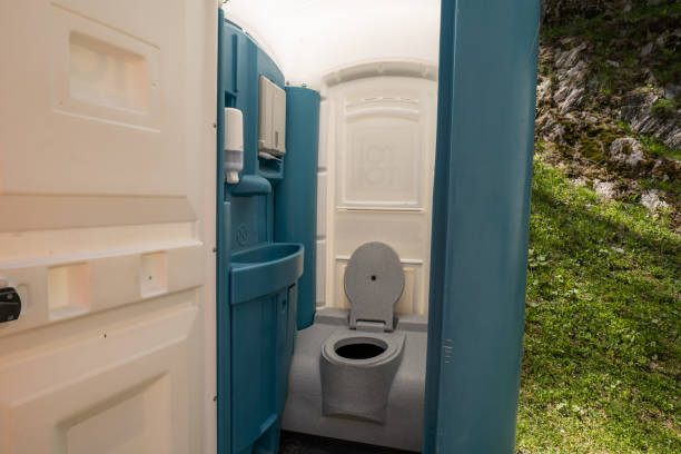Portable Toilet Options We Offer in Waverly, IA